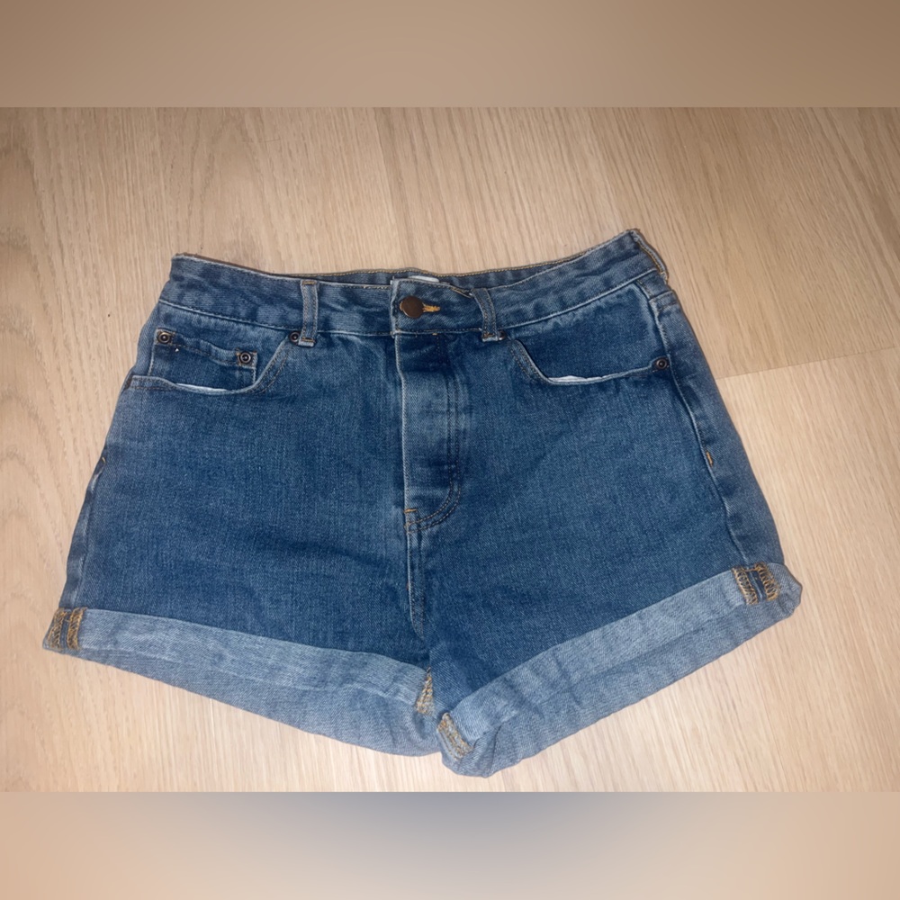 Forever 21 Classic Blue Jean Shorts - Picture 2 of 4